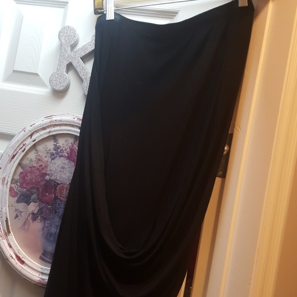 NWOT DAILY LOOK size large asymmetrical skirt